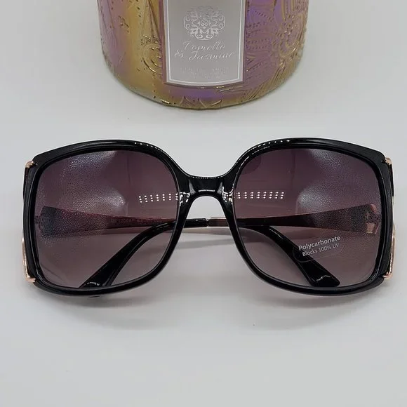 Eazy Breezy Woman's Sunglasses - Picture 1 of 8